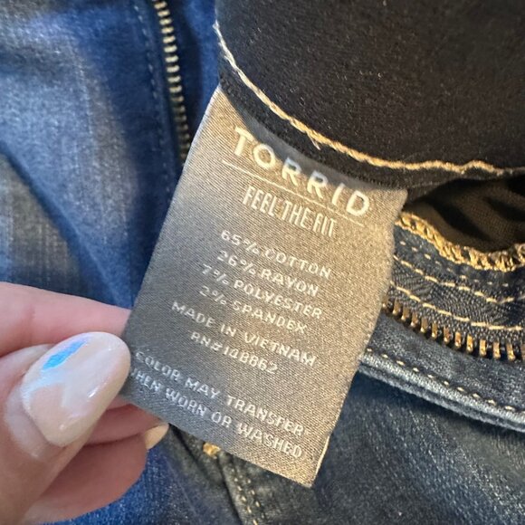 Torrid Bombshell High-Rise Flare Jean 14S - Picture 13 of 14
